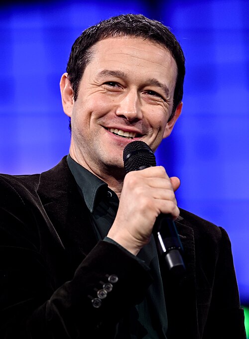 Joseph Gordon-Levitt speaking at a public event